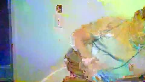 Snapshot of elmario24 chatting on 10/05/25, 06:12 elmario24 online show from 10/05/25, 06:12