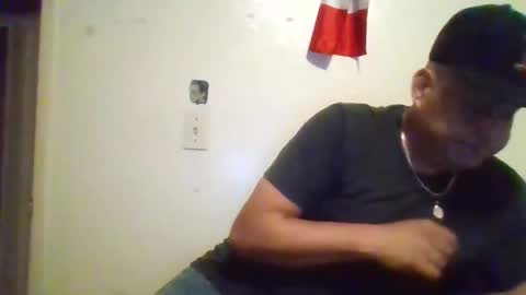 Snapshot of elmario24 chatting on 10/06/25, 04:54 elmario24 online show from 10/06/25, 04:54