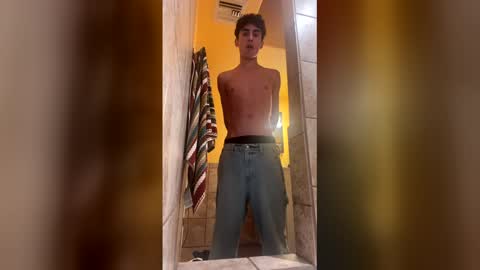 Snapshot of elmer_777 chatting on 01/06/26, 04:49 elmer_777 online show from 01/06/26, 04:49