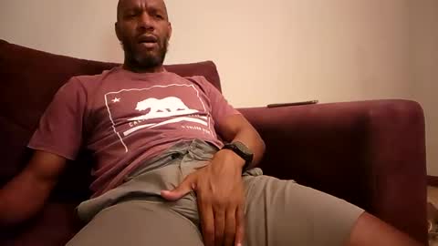 Snapshot of elmorenazogt chatting on 02/02/25, 03:43 My name is Elmore. Please say hello I like to chat with you. If you have requests or dirty talk please use tip online show from 02/02/25, 03:43