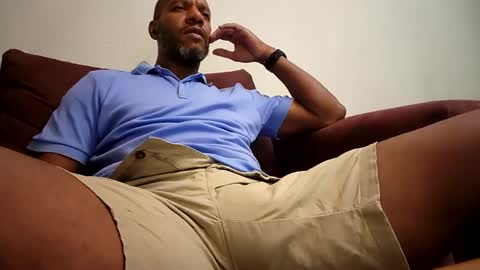 Snapshot of elmorenazogt chatting on 02/06/25, 02:55 My name is Elmore. Please say hello I like to chat with you. If you have requests or dirty talk please use tip online show from 02/06/25, 02:55