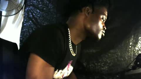 Snapshot of elniga21 chatting on 12/23/24, 04:22 EL NIIGGGAA  21                                                                  EL NIGGA  21 online show from 12/23/24, 04:22