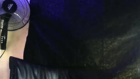 Snapshot of elniga21 chatting on 01/16/25, 12:12 EL NIIGGGAA  21                                                                  EL NIGGA  21 online show from 01/16/25, 12:12