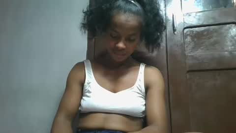 elodie228680 online show from 05/06/26, 04:52