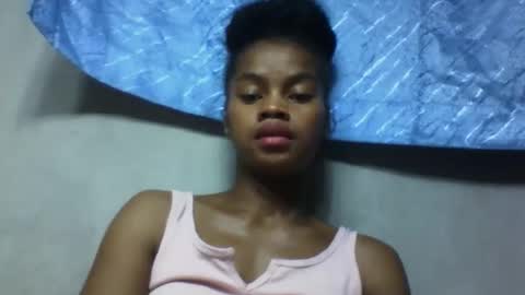 elodie228680 online show from 05/18/26, 03:57