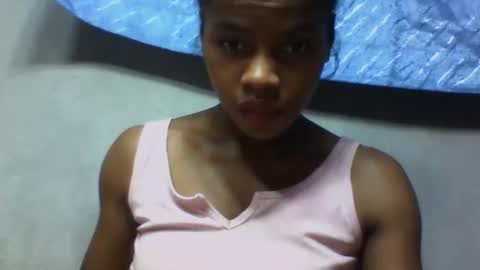 elodie228680 online show from 05/18/26, 05:02