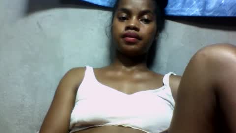 elodie228680 online show from 05/27/26, 06:38