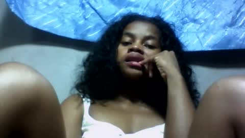 elodie228680 online show from 06/05/26, 07:03