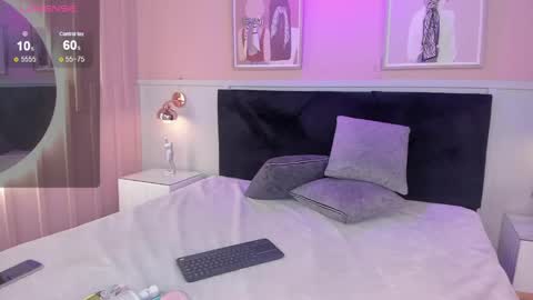 Elodie  online show from 05/06/26, 12:10