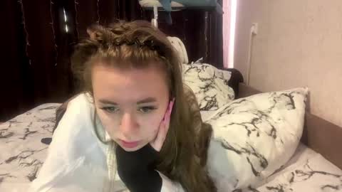 Snapshot of eloiscolins chatting on 05/25/26, 04:40 eloiscolins online show from 05/25/26, 04:40