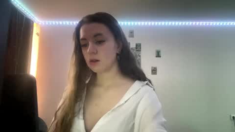 Snapshot of eloiscolins chatting on 05/28/26, 01:36 eloiscolins online show from 05/28/26, 01:36