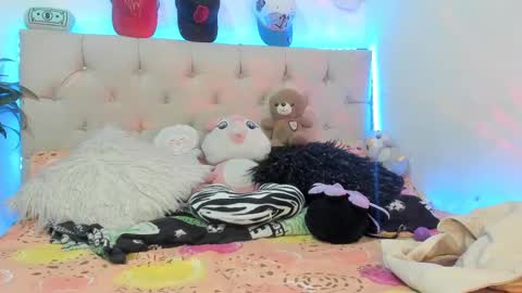 Snapshot of eloise_everhartt chatting on 12/10/24, 09:54 eloise online show from 12/10/24, 09:54