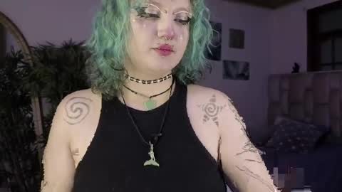 Snapshot of eloisee_ chatting on 04/17/26, 08:45 Eloise . online show from 04/17/26, 08:45