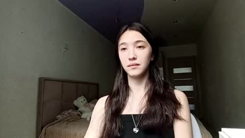 Snapshot of elouisevallian chatting on 07/06/26, 02:08 Elara online show from 07/06/26, 02:08