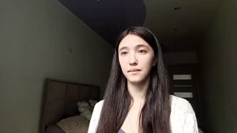 Snapshot of elouisevallian chatting on 07/08/26, 02:05 Elara online show from 07/08/26, 02:05