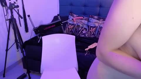 elowen_halley1 online show from 09/27/25, 06:40