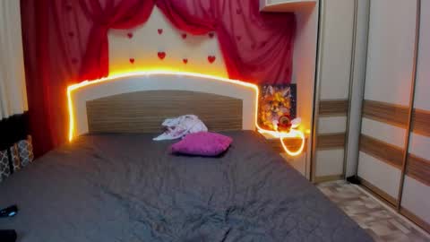 Elsa  online show from 01/10/26, 04:42