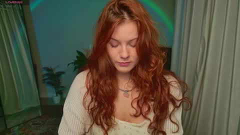 Snapshot of elsie_ginger chatting on 11/06/25, 12:33 Elsie online show from 11/06/25, 12:33