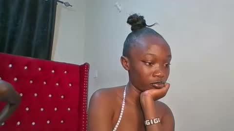 Snapshot of elsiejoy chatting on 11/03/25, 07:31 elsiejoy online show from 11/03/25, 07:31