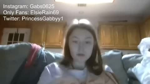 Snapshot of elsierain469 chatting on 12/21/25, 11:56 Elsie Rain online show from 12/21/25, 11:56