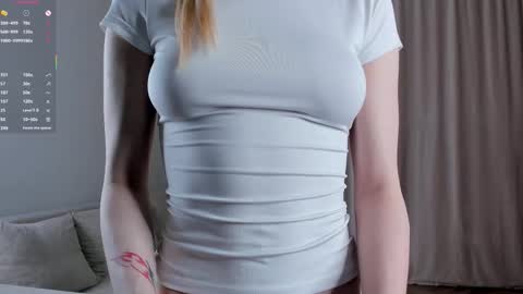 Elizabeth online show from 11/20/25, 01:33