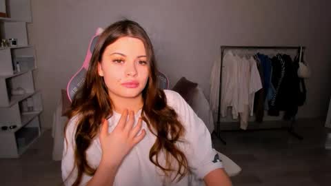 Luna online show from 11/04/25, 03:22