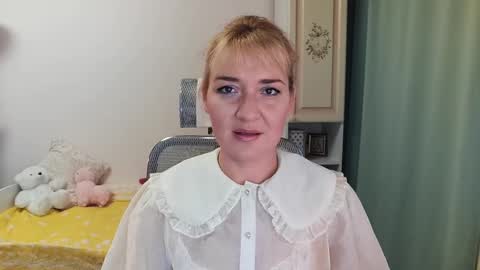 Snapshot of elviraforyou chatting on 12/06/24, 11:33 Elvira online show from 12/06/24, 11:33