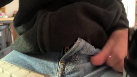 Snapshot of elvis_is_king chatting on 12/21/24, 09:04 Elvis online show from 12/21/24, 09:04