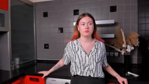 Belle online show from 02/09/25, 07:16