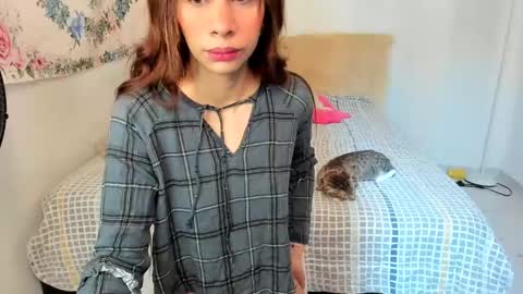 Elizabeth online show from 02/20/25, 04:03