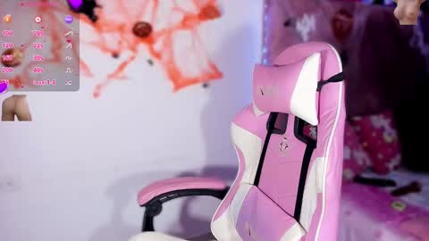 ely_w1 online show from 10/31/25, 09:49