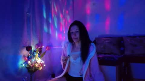 Elisa online show from 01/21/25, 12:04