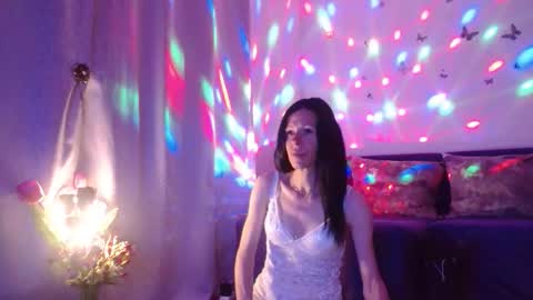 Elisa online show from 06/01/26, 05:58