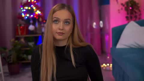 Elyssa online show from 12/05/25, 07:43