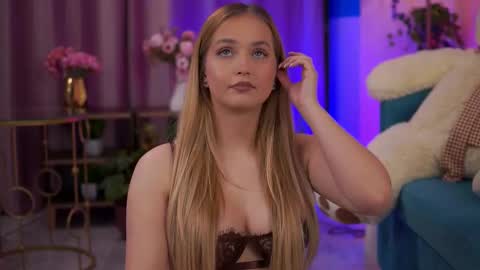 Elyssa online show from 01/15/26, 07:28