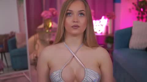 Elyssa online show from 02/15/26, 07:21