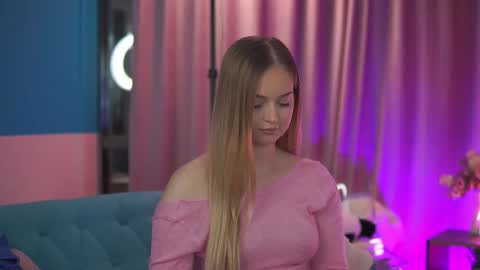 Elyssa online show from 03/04/26, 07:53