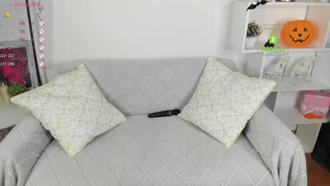 Snapshot of elzaglower chatting on 11/02/25, 08:17 Elza online show from 11/02/25, 08:17