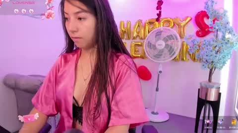 Ema louisx  online show from 02/18/25, 12:17