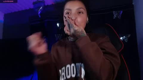 ema_ploxx online show from 05/17/26, 03:15