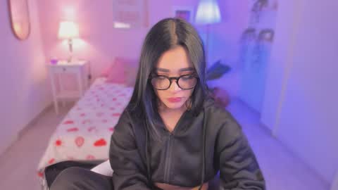 Snapshot of ema_soul chatting on 09/08/25, 07:24 emma soul online show from 09/08/25, 07:24