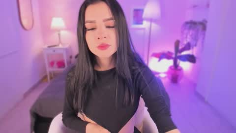 Snapshot of ema_soul chatting on 11/06/25, 07:48 emma soul online show from 11/06/25, 07:48