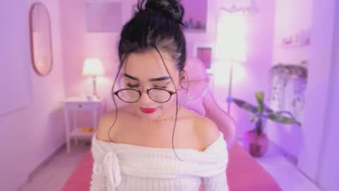 Snapshot of ema_soul chatting on 11/18/25, 08:13 emma soul online show from 11/18/25, 08:13