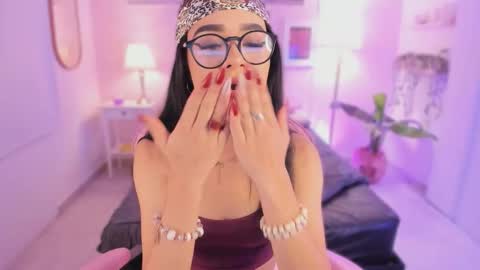 Snapshot of ema_soul chatting on 11/20/25, 08:08 emma soul online show from 11/20/25, 08:08