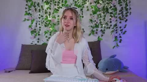 Emma online show from 03/28/26, 02:55