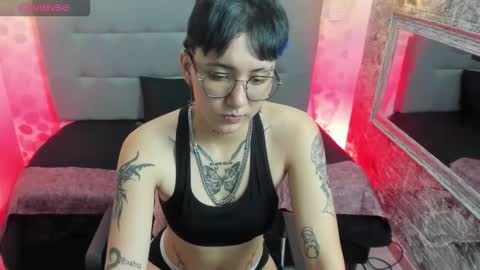 Snapshot of emahills__axelrose chatting on 09/28/25, 12:16 emahills__axelrose online show from 09/28/25, 12:16