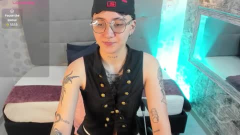 Snapshot of emahills__axelrose chatting on 10/20/25, 02:39 emahills__axelrose online show from 10/20/25, 02:39