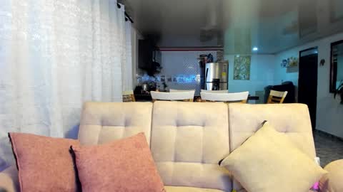 Snapshot of emandsam chatting on 01/18/26, 01:53 EmyandSam online show from 01/18/26, 01:53