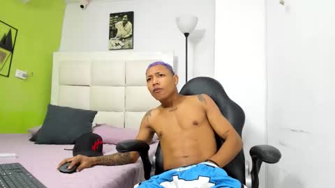 Snapshot of emanuel_23cm_ chatting on 02/27/26, 03:06 EMANUEL online show from 02/27/26, 03:06