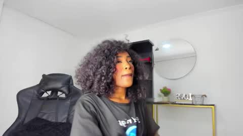 Snapshot of emattaylor chatting on 11/21/25, 12:59 . online show from 11/21/25, 12:59